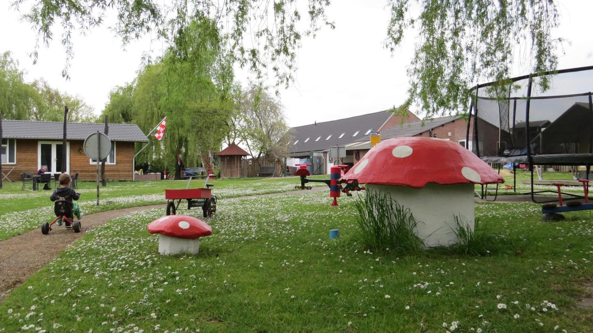 Hoeveheikant Chalets Lage Mierde Buitenkant foto