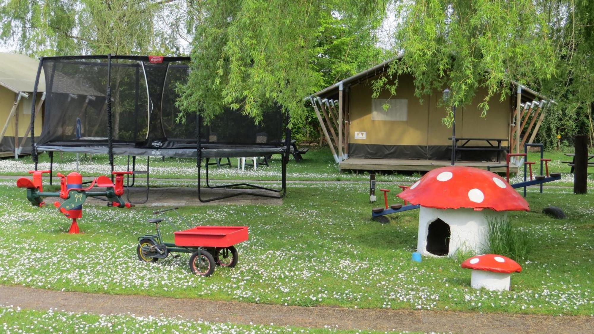 Hoeveheikant Chalets Lage Mierde Buitenkant foto