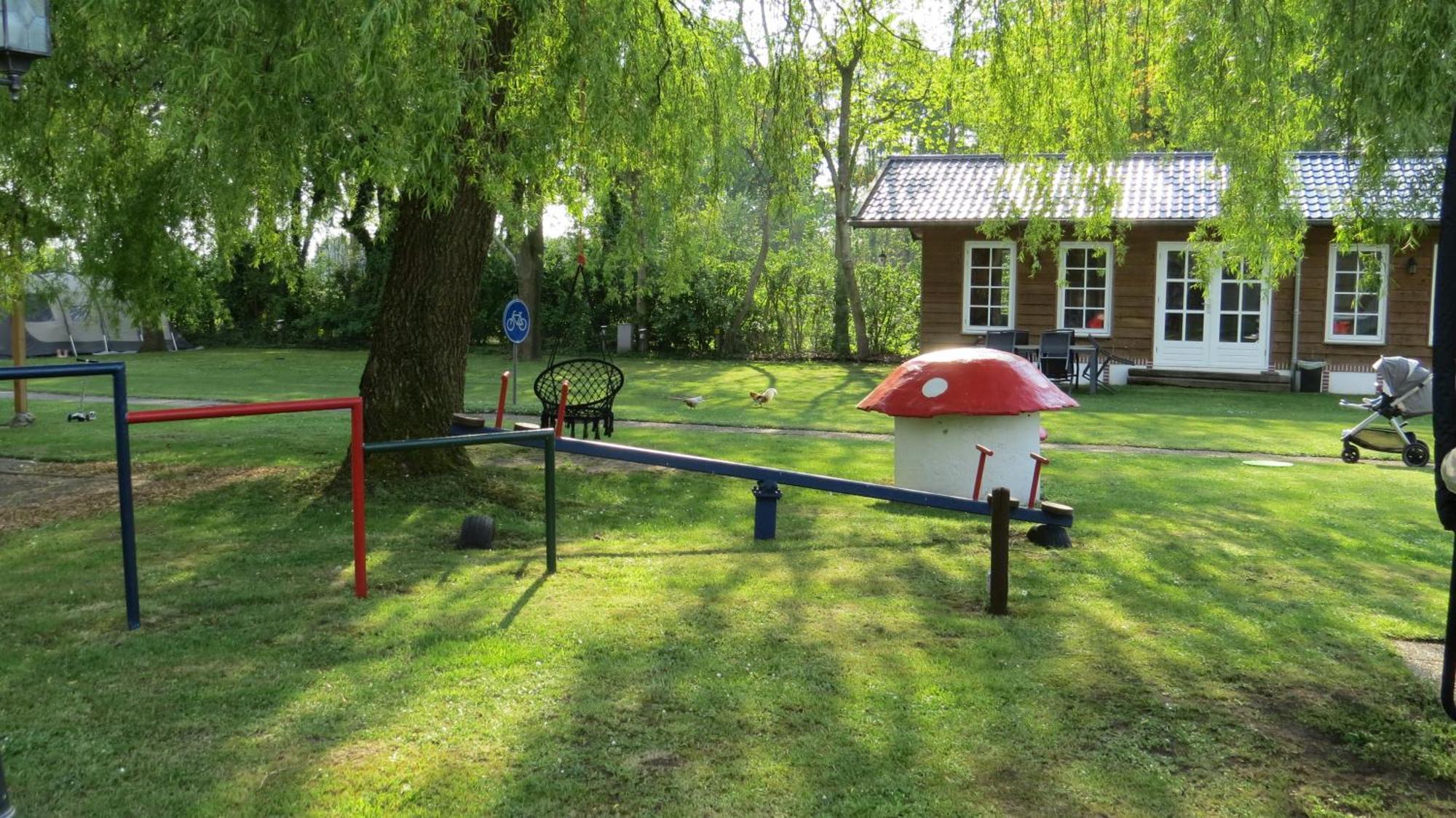 Hoeveheikant Chalets Lage Mierde Buitenkant foto